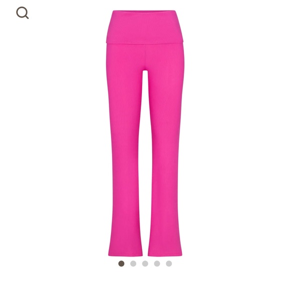 Skims Hot Pink soft lounge fold over pant - Picture 2 of 4